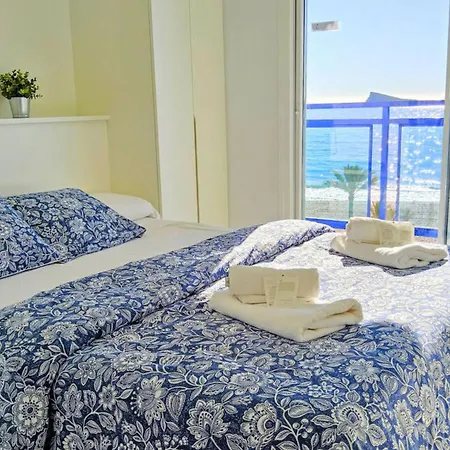 Global Velazquez - By Global Holidays 17468 בית נופש